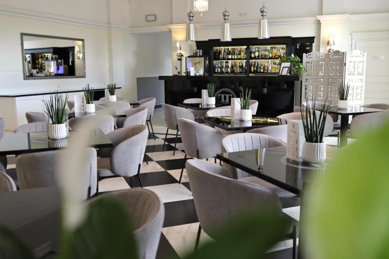 Hotel Toscania Wloszakowice Екстер'єр фото