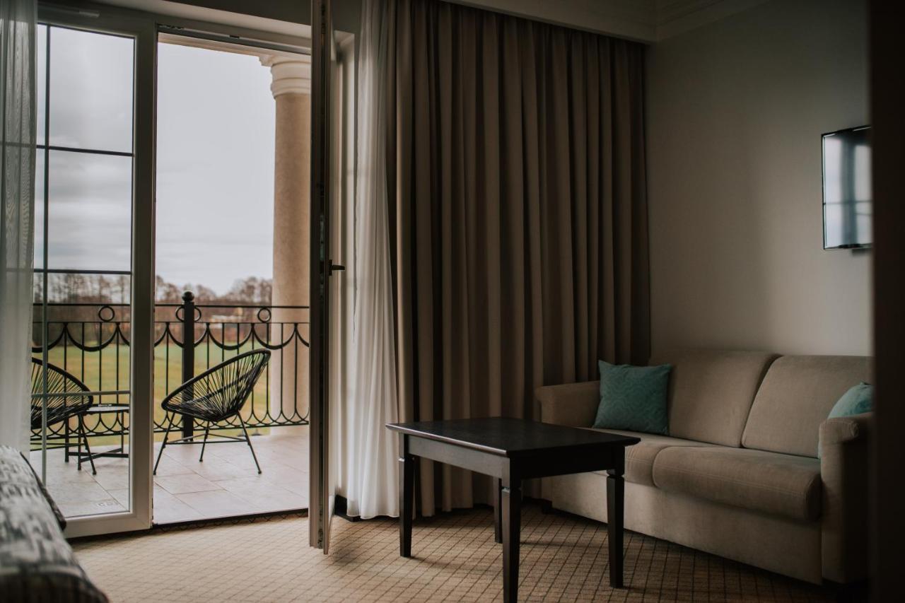 Hotel Toscania Wloszakowice Екстер'єр фото