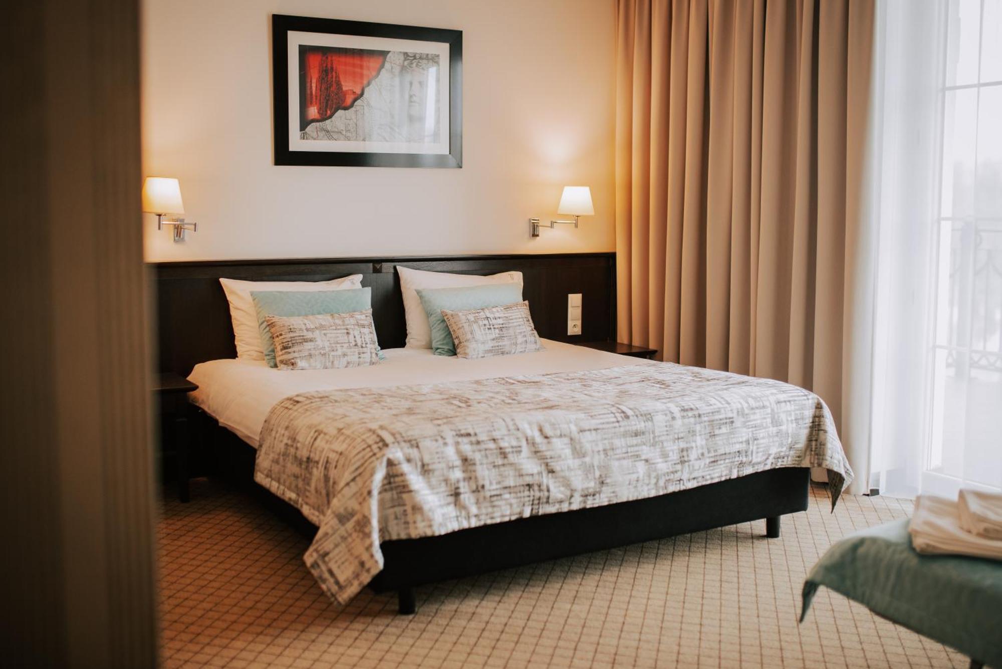 Hotel Toscania Wloszakowice Екстер'єр фото
